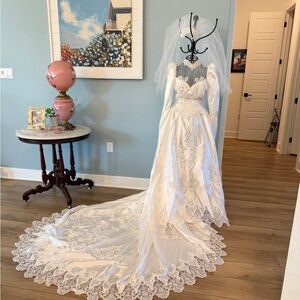 1988 Satin White Pearl Beaded Wedding Dress with Train and Veil